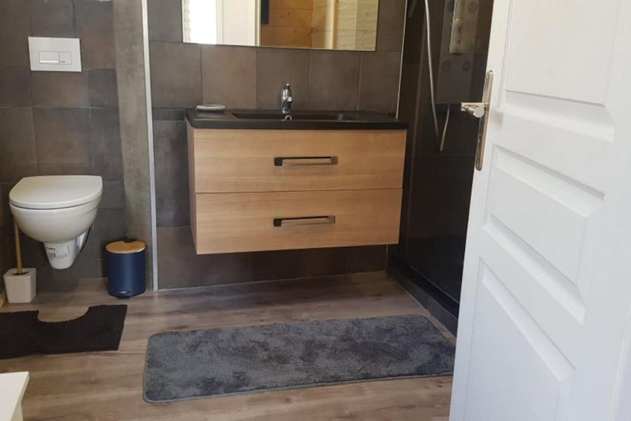 Apartment Entier: Appartement. *