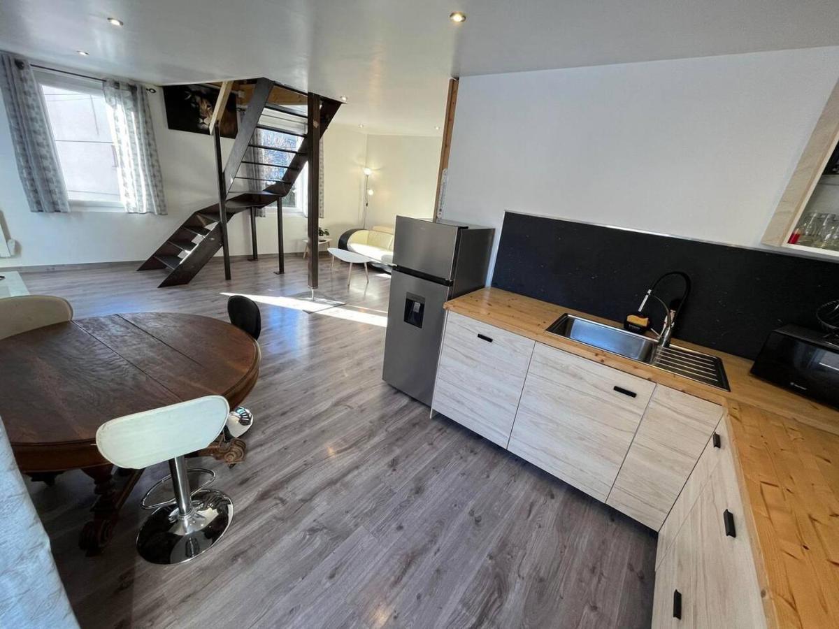 Entier: Appartement. *